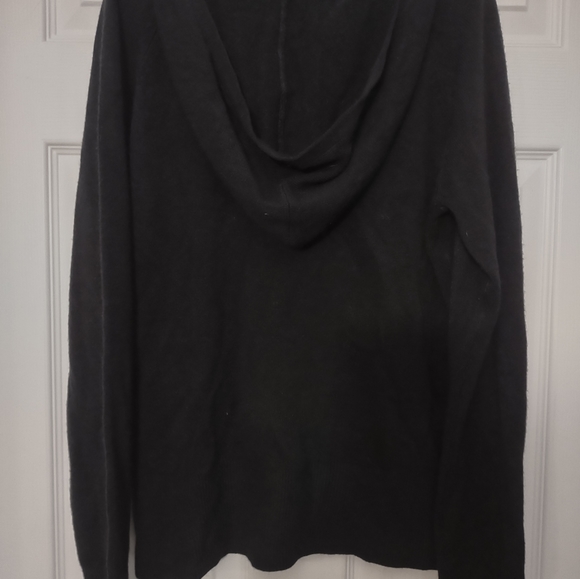 Carolyn Taylor Hooded Sweater - Picture 5 of 5